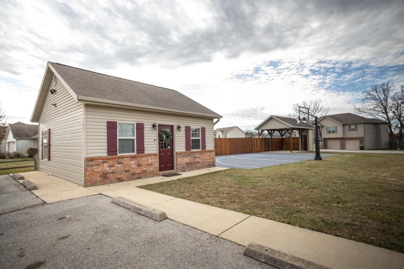 Tiny Home With Hot Tub Near Ft Leonard Wood! Waynesville Экстерьер фото