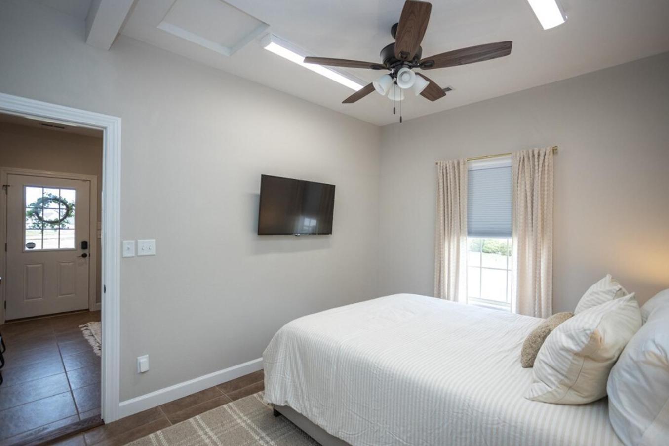 Tiny Home With Hot Tub Near Ft Leonard Wood! Waynesville Экстерьер фото